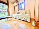 伝統の良さそのままに新しいスタイルを取入れた長屋門メゾネット部屋。一年中快適に過ごせる
