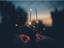 一緒に花火するのは幸せです。