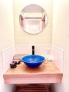 温水洗浄便座トイレとシャワーは全て室内にあって、とても便利。水回りは清潔で綺麗。