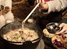【冬の寒さを忘れさせる薪ストーブを囲んで鍋を食べるプラン】