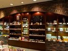 売店 ワインコーナー甲州ワインを多数取り揃えております。