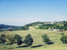 【周辺施設】グランシャリオのすぐ近くには、県立公園の大芝生が!ドッグコクーンのお客様に大人気
