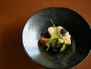 焼き物は、鹿島灘の福子を油焼きに。瑞々しい夏野菜を添えて、香ばしく涼やかに。