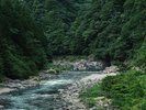 釜ヶ滝(ホテルから車で35分):三連の滝で、滝つぼが巨大な窯のように見えることが名前の由来です