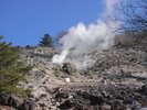 にごり湯源泉「爆裂火口」当館の源泉 徒歩3分