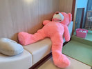 SWEET BABY Suiteすべてのお部屋には2メートルを超える大きなクマのぬいぐるみが。