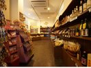 フロントにある売店では、那須でしか買えないお土産や飲み物をご用意しております!