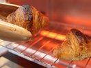 パンはトースターにて温めてお召し上がりいただけます。