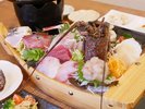 【夕食一例】伊勢海老+地魚の舟盛り