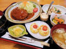 【夕食一例:おまかせ定食】毎日手作りの家庭的なあったかご飯で心もほっこり。