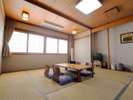 【和室(3〜4名様)一例】落ち着いた畳のお部屋で足を伸ばしておくつろぎください。