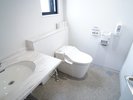 明るく広々、気持ちよく使える空間。