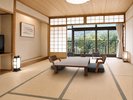 【本館】和室8畳+2〜4畳(庭園側)