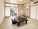 【東館】和室10畳(庭園側)