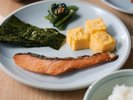朝食ビュッフェ|香ばしく焼いた旨味あふれる焼き魚と、出汁が優しく香るふんわり卵焼きの和朝食。