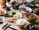 朝食ビュッフェ|おかずを引き立てる主役の白米は「北海道ななつぼし」。
