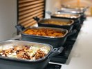 朝食ビュッフェ|鶏肉を使用した自家製ジンギスカンなど、こだわり尽くしの温かいお料理をご堪能下さい。
