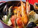 地物海鮮を中心としたブイヤベース(ご夕食一例)