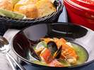 地物海鮮を中心としたブイヤベース(ご夕食一例)