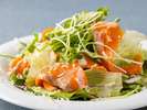 地物野菜を使ったサラダ(ご朝食一例)