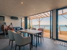 【ラグジュアリールーム】ダイニングからも東京湾が一望できます。