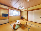 #和室 広々8畳のお部屋です