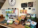 #売店ペットグッズコーナー 馬肉のおやつ類・小物・お土産・想い出品、各種取り揃えています。
