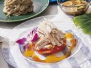 【サマーオーシャンテーブル】「蒸した鶏むね肉とキュウリのサラダ仕立て」(イメージ)