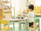 【ウミエール/アトリエエリア】自由な造形を楽しむ木製のバランスアートなどの数々の玩具をご用意♪