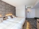 ��DELUXE TWIN