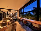【ラウンジ】焼酎バーでは、スタッフ厳選の地元の焼酎をご用意しております。