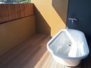 【最上階・露天風呂付き和洋室】屋外バス