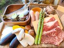 【ご夕食】グランピング食材一例 ※食材は季節によって異なります