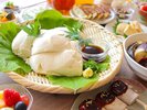 朝食一例 手作りざる豆腐