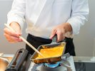 朝食の出汁巻き卵は料理長が愛情をこめてお作りします