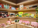 お土産コーナーは栃木銘菓が充実
