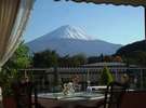 レストランから望む富士山は絶景です!