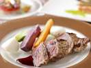 Viand「甲州牛のタリアータ 〜 ブルーベリーソース 〜」