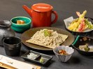 会津山都のそば粉を使いその日打ち立ての十割そばを御賞味下さい。