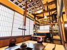囲炉裏でのお食事も可能です。
