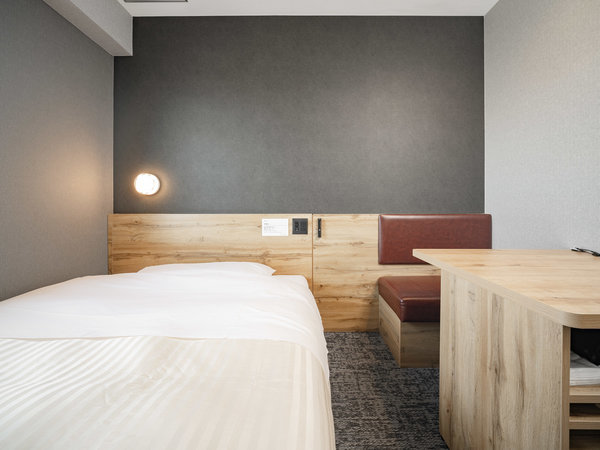 �y�G�N�X�g�����[���z�L�X�f�X�N�ŁA�ו���u���Ă���ƃX�y�[�X�͏\��