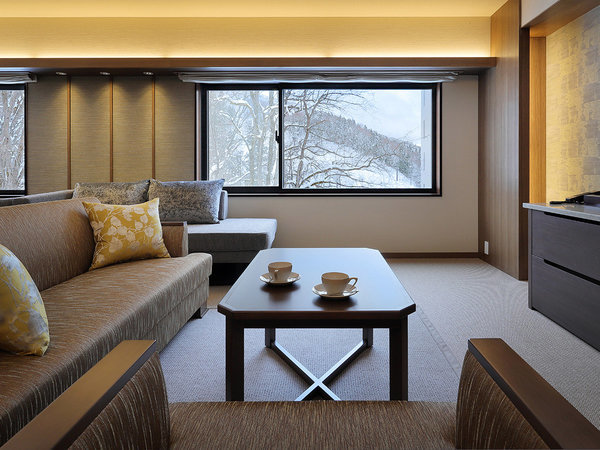 2023N12NEWOPEN OWA[XC[g