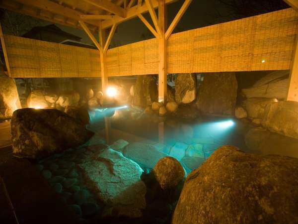 大浴場露天風呂源泉100％掛け流しの天然温泉となります。