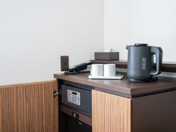 �q���ݔ��i�S���j