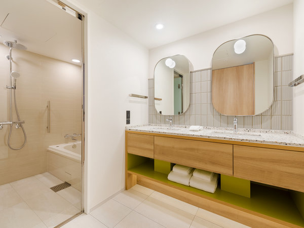 �f���b�N�X�t�@�~���[���[���F�o�X���[���C���[�W