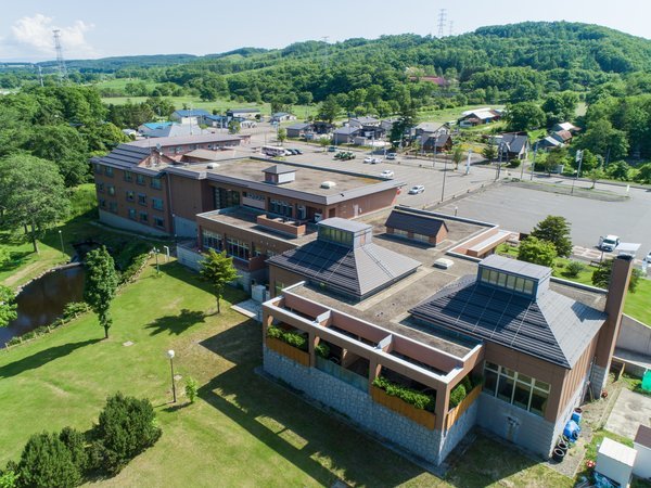 ���ق뉷��u�v���U�Ε��v�̊O�ώʐ^