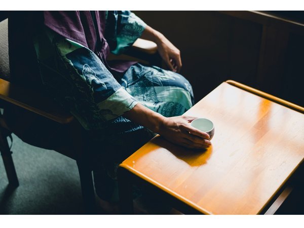 ۂ݂ɁAqŉ߂炬̎ԁB˂炵Âɕ܂܂B