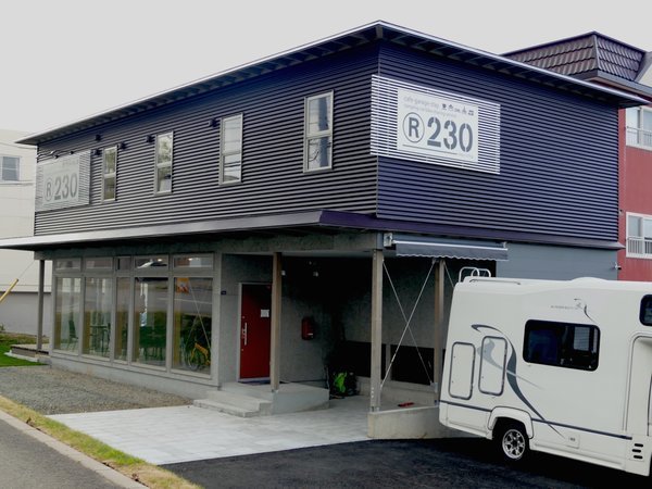 �q�Q�R�O�Q�X�g�n�E�X�̎{�ݎʐ^1