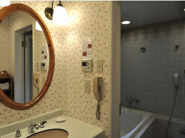 バスルームもかわいいデザインが特徴的