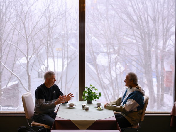 �O�̌i�F�𒭂߂Ȃ��炭�났�̂ЂƎ�